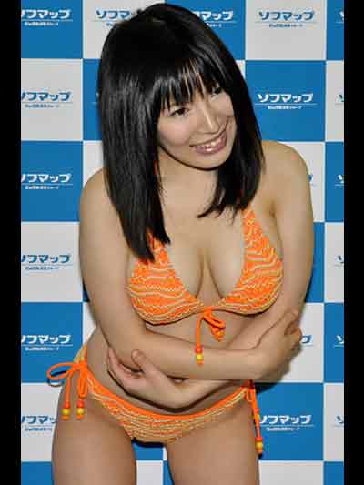 グラビアアイドルの皆町しずく、豆乳効果でGカップの胸は今も